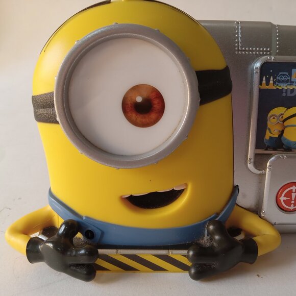 Despicable Me Minions Alarm Clock Timed Light Snooze Alarm Talking Sounds - Picture 4 of 14